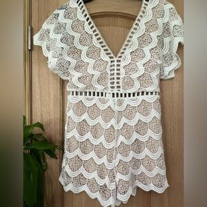 ENTRY White Lace Romper Nude Lining Zip And Closure. Size M